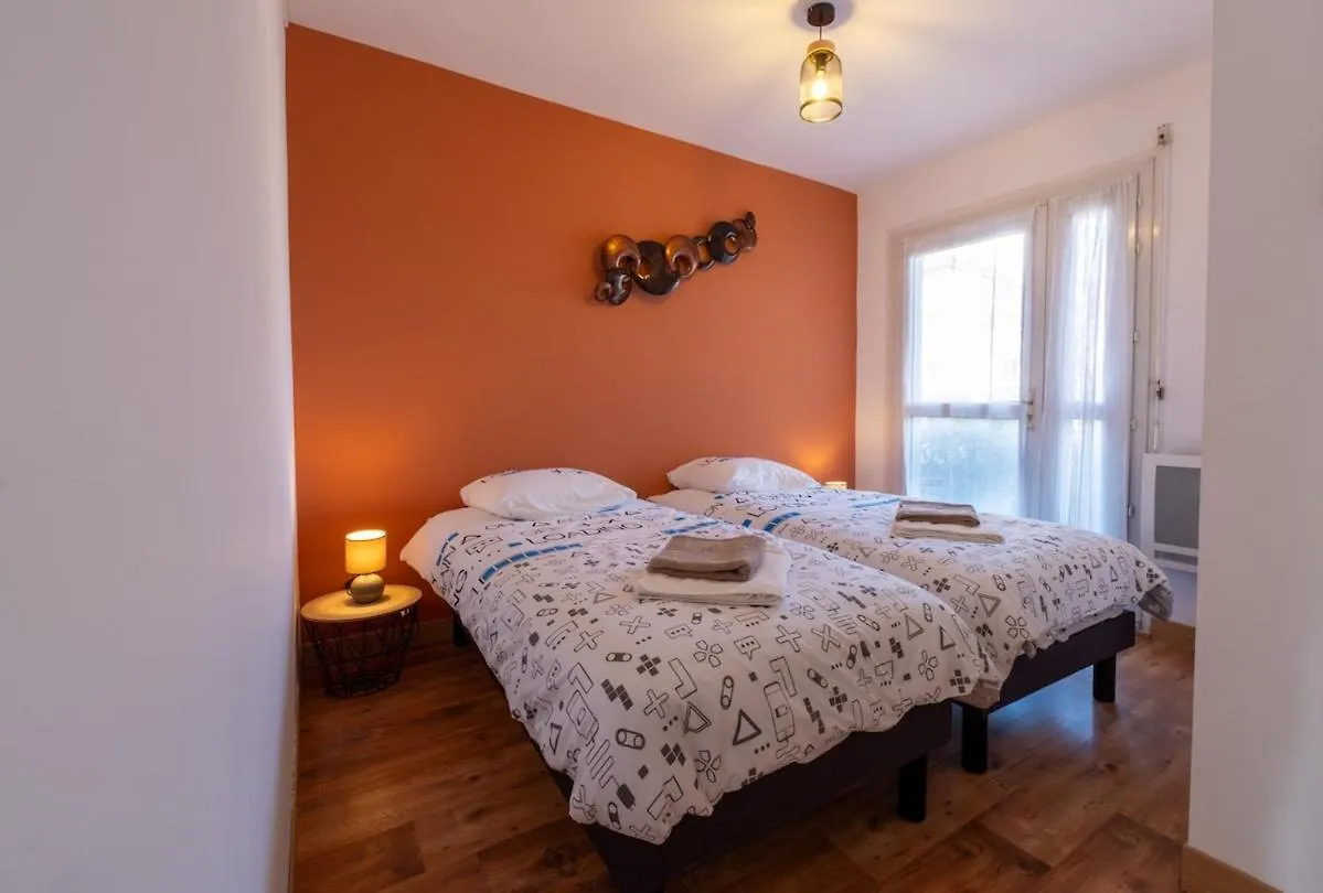 Διαμέρισμα T3 Tout Confort , Plage A Pied, Garage Prive Ντινάρ
